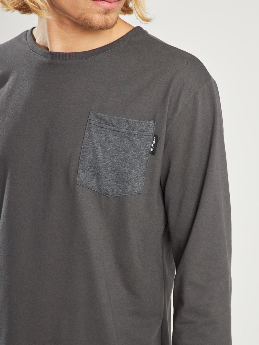 Polera ML Bolsillo Gris Oscuro